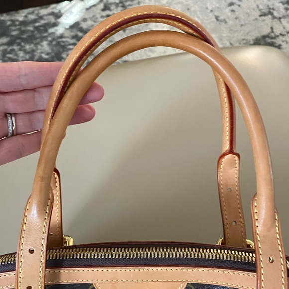 Louis Vuitton Tivoli GM - Picture 16 of 16